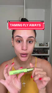 honestly really like this product, its super easy to use and it tamed my  frizz all night long! 👏🏼 #hair #hairtok #hairtips #garnierfructis #beauty  #beautyhack @GarnierUSA