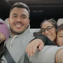 Samantha Dubon's Instagram, Twitter & Facebook