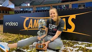 Zij was elke training aanwezig. Emese Hof Heeft Haar Eerste Prijs In Spanje Te Pakken
