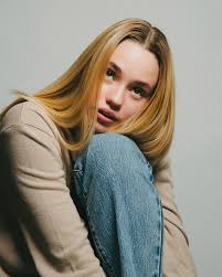 Ashley Lieberman's Instagram, Twitter & Facebook