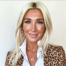 Deena Underwood's Instagram, Twitter & Facebook