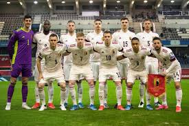 وكان من المنتظر أن يقلص مارتينيز، التشكيلة من 28 إلى 23 لاعبا، لكنه اختار 24 لاعبا وسط. 0eubfeswyob8qm