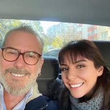 Türk halk müziği'nin usta isimlerinden olan güler işık, 30 haziran 1967 yılında dünyaya geldi. Ugurkan Erez Kimdir Ve Kac Yasinda Doya Doya Moda Jurisi Ugurkan Erez Nereli Ve Boyu Kactir Rize Haber Rize Haberleri Caykur Rizespor Rizespor Haberleri Caykur Rizede Haber Karadeniz 53 Rize Cay