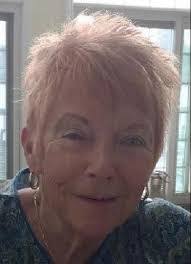 Carolyn Kuhl's Instagram, Twitter & Facebook