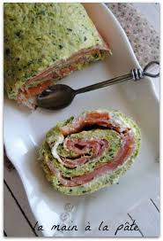 Roule A La Courgette Et Au Saumon Recettes De Cuisine Cuisine Roule Courgette Saumon