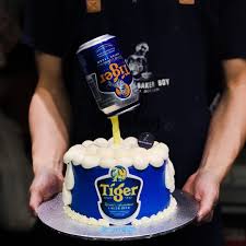 1)mom is going to celebrate her 60th this flowers themed cake could be the simplest but beautiful way to convey your greeting. Customised Cakes In Singapore 11 Bakeries To Get It From