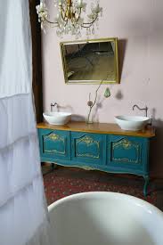 Wir haben heute für sie 25 einrichtungsideen für ein romantisches badezimmer zusammengestellt. Royal Blue Badmobel Romantisch