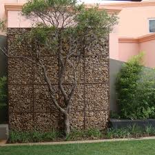 Gabionenwand Gabionenzaun Moderne Gartengestaltung Gartendeko Baum Anlage Rasen Gabionenwand Steinmauer Garten Gartengestaltung