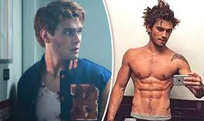 Kj apa was born keneti james fitzgerald on june 17, 1997 in auckland, new zealand. Who Is Kj Apa Age Height Natural Hair Tattoo Movies Riverdale Actor Facts Tv Radio Showbiz Tv Express Co Uk