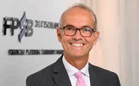 Wirtschaftsprüfer, Steuerberater, Rechtsanwälte