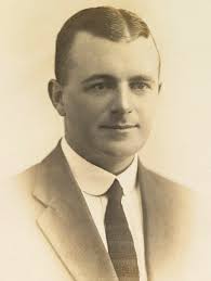 Estella Knight's Instagram, Twitter & Facebook