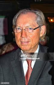 125 Schönheitschirurg Stock Photos, High-Res Pictures, and Images