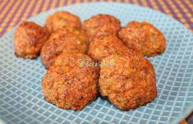 Anterior, am descris modul de a găti chiftele de carne de pui, dar ele sunt preparate din carne tocată, se pare că se poate face fără polizorul pentru a găti chiftele foarte suculent și ofertă. ChifteluÅ£e Cu Carne De VitÄ La Cuptor Flaveur