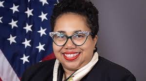 Kimberly Eccles's Instagram, Twitter & Facebook