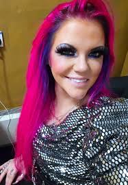 Tonight I'm Sunday Singing in a Castle!! Bodelwyddan Castle warners Hotel  that is...and it's ROCK! 🤘😝🤘 Woohoo!! I literally cannot wait to get