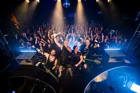Es bietet seit 2005 ein abwechslungsreiches programm mit bands verschiedener. Schattenmann Epidemie Das Bett Frankfurt 14 11 2019 Stage2web
