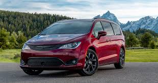 It has 103.3 cubic feet of total cargo volume, while the navigator l sits on a longer wheelbase for 120.2 cubic feet of maximum storage space. Best Minivans For 2021 Forbes Wheels