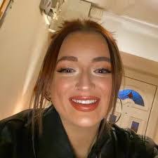 Phoebe Duff's Instagram, Twitter & Facebook