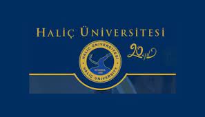 Dairelerde mini buzdolabı, mikrodalga, kettle, mutfak lavabosu, yemek masası, saç kurutma makinesi, tv, dahili telefon ve tüm dairelerin kendisine ait banyosu bulunmaktadır. Halic Universitesi Tiyatro Bolumu