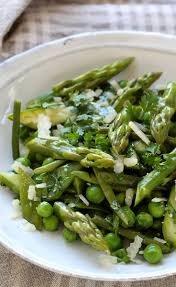 Recette Salade De Legumes Primeur Au Parmesan Et Aux Herbes Fraiches En Video Recette Salade De Legumes Recette Salade Salade