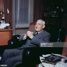 112 photos et images de António De Oliveira Salazar - Getty Images