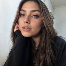 hi, what is your name? 😚