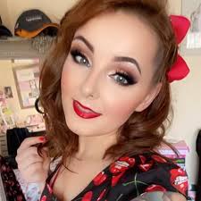 Dollhouse: A Rock Star Romance: Lawrence, Thea, Browning, Ben:  9781738881031: Books