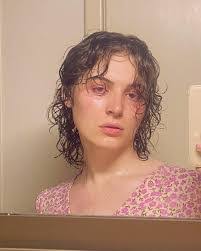 Hazel Rue's Instagram, Twitter & Facebook