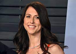 Jan 15, 2019 · one expert breaks down why jeff bezos most likely left his wife, mackenzie, for his mistress. Mackenzie Scott A Philanthropist And Ex Wife Of Jeff Bezos Remarries The New York Times