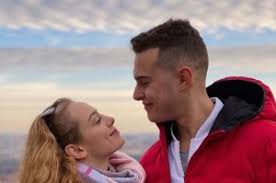 Od 2011 do 2020 roku wcielał się w kubę boskiego w serialu tvp2 rodzinka.pl. Wiktoria Gasiewska I Adam Zdrojkowski Jednak Sa Razem Glamour Pl