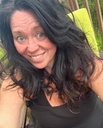 Lisa Olszewski's Instagram, Twitter & Facebook