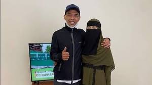 Di akhir postingannya, uas menuliskan, pernikahan uas pada 16 ramadhan 1442h bertepatan dengan 28 april 2021 pukul 16.30 wib. Ustaz Abdul Somad Gelar Resepsi Nikah Hari Ini Berikut Lokasinya Suara Sumut