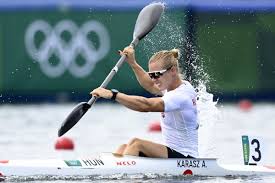 At the 2019 icf canoe sprint world championships she and her partner danuta kozák were disqualified, since their boat weighed in light. U3utdposgzzj1m