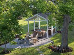 A complete contemporary backyard project was taken to another level of design. Outdoor Kitchen Pictures From Blog Cabin 2013 Diy Network Blog Cabin 2013 Diy