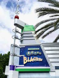 Aim for the hidden target on zurg between his breast. Buzz Lightyear Astro Blasters Disneyland Allears Net