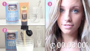 Enrichie en extrait de camomille et miel, ce spray illumine et éclaircit progressivement et naturellement les cheveux blonds de toute la famille (dès 3 ans). Faites Vous Meme Un Spray Pour Onduler Vos Cheveux Une Recette Super Simple