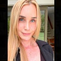 Kira Fleming's Instagram, Twitter & Facebook