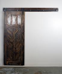 Nous encadrons le vieux bois récupéré dans un nouvelle tendance en déco: Ou Trouver Un Rail De Porte Coulissante Style Grange Deconome