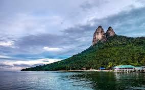 Sebab itu mereka berusaha untuk. Pulau Tioman Di Pantai Timur Semenanjung Malaysia Salah Satu Tembok Berbatu Tertinggi Di Asia Tenggara 1920 1200 Wallpaper Hd Wallpaperbetter