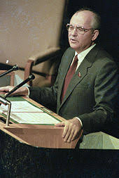 Les 11 et 12 octobre 1986, le sommet de reykjavik aurait pu mettre un terme à l'affrontement nucléaire opposant l'est et l'ouest. Mikhail Gorbachev Wikipedia