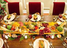 Dinner is a formal event in italy, where it is as important for the table arrangement to entice the eye as it is for the meal to please the palate. Rustic Italian Christmas Table Decorations Chica And Jo