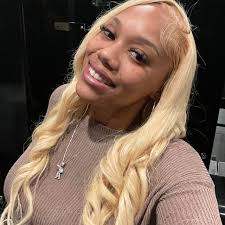 Alexus Starr's Instagram, Twitter & Facebook