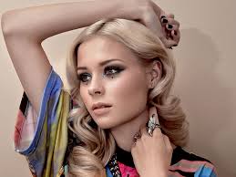 SINGER-SONGWRITER NINA NESBITT ON LOVE, LIFE, AND HER SONIC EVOLUTION