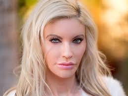 Tracy Lear's Instagram, Twitter & Facebook