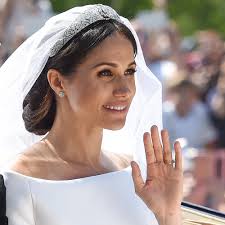 Meghan markle has been slammed by john humphrys for inviting oprah winfrey to the royal wedding after meeting just once before. This Is Why Meghan Markle S Wedding Day Bun Was Messy