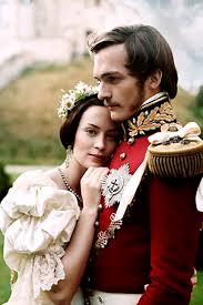 Обладательница премий «золотой глобус» (2007) и гильдии киноактёров сша (2019). Bild Zu Emily Blunt The Young Victoria Bild Emily Blunt Rupert Friend Filmstarts De