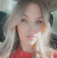 Holly Shively's Instagram, Twitter & Facebook