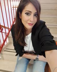 Está enamorada de tí. Hola , de dónde eres? 😍♥️