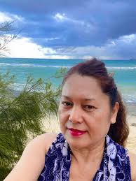 Hello everyone. I would to know if in this group there are some italian  that can explain ti me how Is the life at Hawaii and how I can move there.  Thanks. |