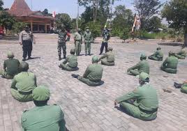 Jadi, kamu sudah menemukan wanita yang tepat untukmu menghabiskan sisa hidupmu bersamanya. Latihan Kesiapan Linmas Jelang Pilkada Pemerintah Provinsi Jawa Tengah